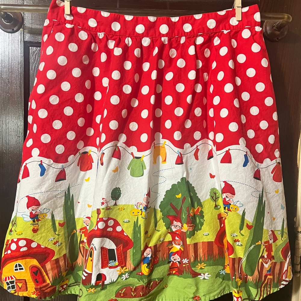 Retrolicious Red and White Gnomeville Pleated A-Line Skirt